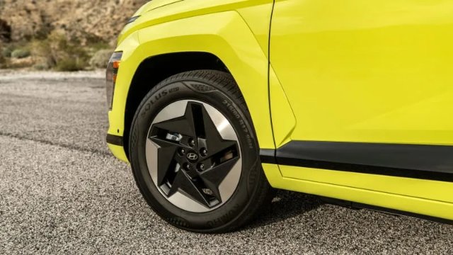 Предварительный тест-драйв Hyundai Kona Electric 2024 года: Все еще не мини Ioniq 5, но многообещающий