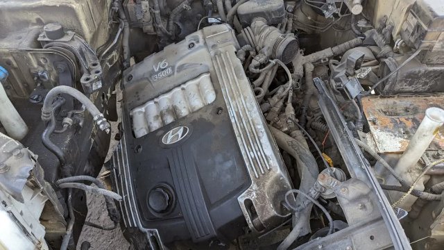 Свалка: 2004 Hyundai XG350L