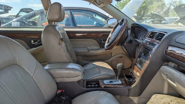 Свалка: 2004 Hyundai XG350L