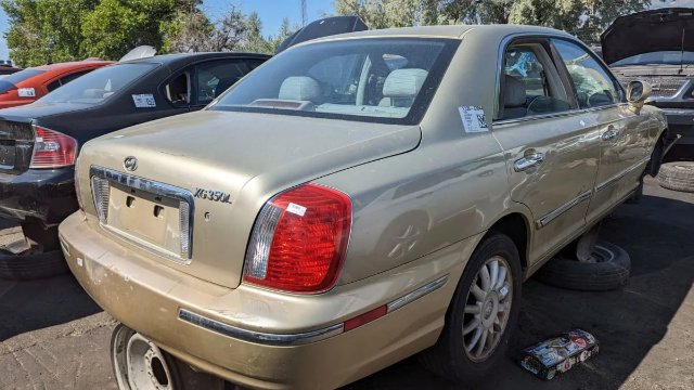 Свалка: 2004 Hyundai XG350L