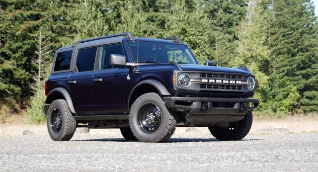 Лучшие среднеразмерные внедорожники 2023 и 2024 годов по мнению экспертов