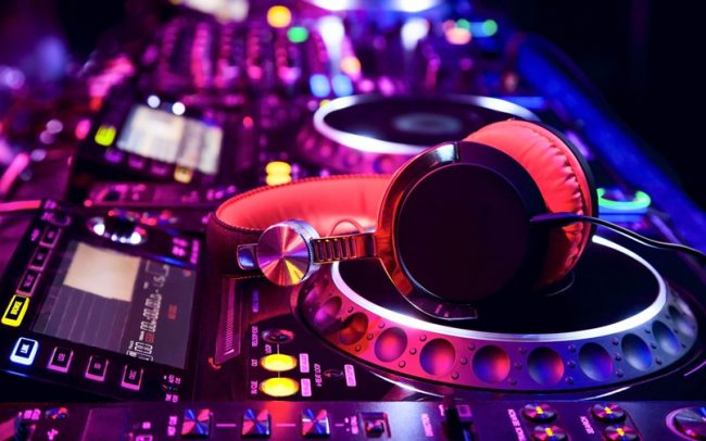 Большой выбор музыки в жанре Electro House Большой выбор музыки в жанре Electro House