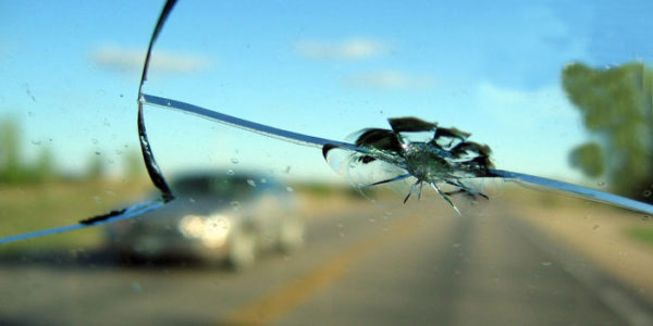 Ремонт автомобильного лобового/ветрового стекла: от восстановления до безупречности